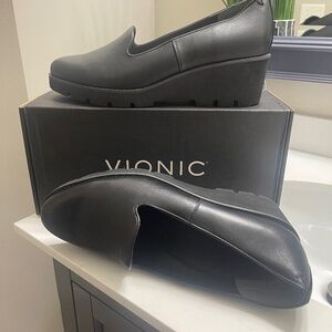 Vionic Women’s size 12 wedged loafer - Brand new never worn